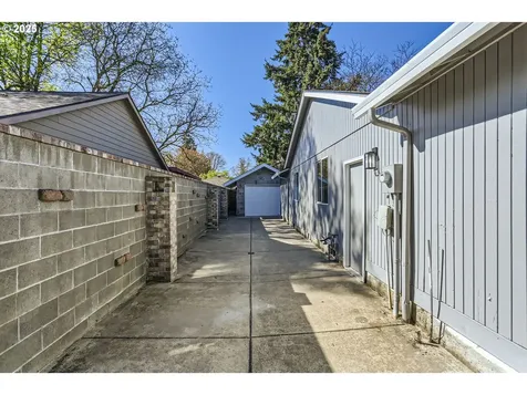 2564 NE Laura Street Hillsboro OR 97124