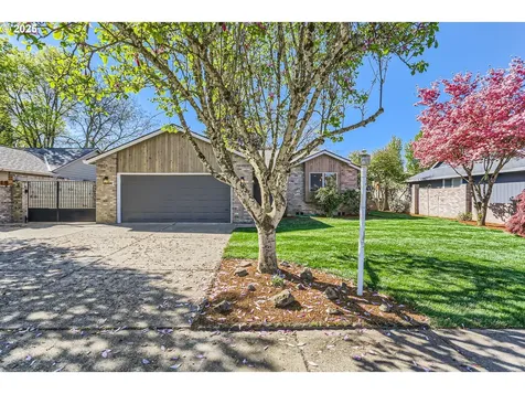2564 NE Laura Street Hillsboro OR 97124