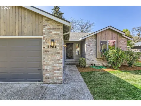 2564 NE Laura Street Hillsboro OR 97124