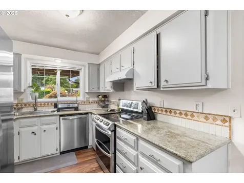 874 NE 6th Drive Hillsboro OR 97124