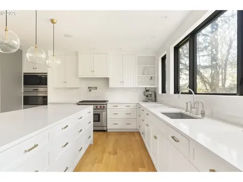 5202 SW Burton Drive Portland OR 97221