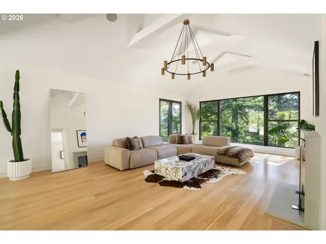 5202 SW Burton Drive Portland OR 97221