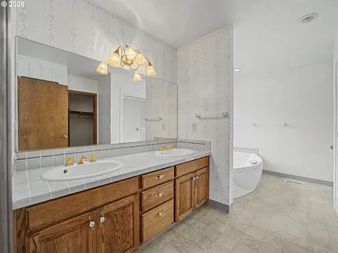 31216 SE Division Drive Troutdale OR 97060