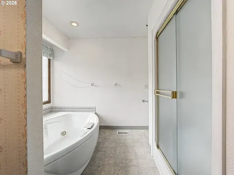 31216 SE Division Drive Troutdale OR 97060