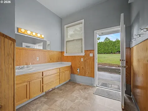 31216 SE Division Drive Troutdale OR 97060