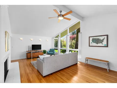 6031 SW Haines Street Portland OR 97219