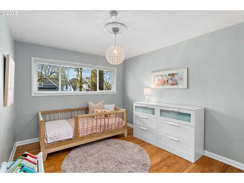 6031 SW Haines Street Portland OR 97219
