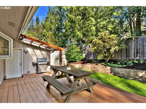 6031 SW Haines Street Portland OR 97219