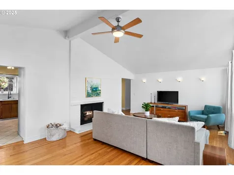 6031 SW Haines Street Portland OR 97219