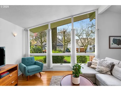 6031 SW Haines Street Portland OR 97219