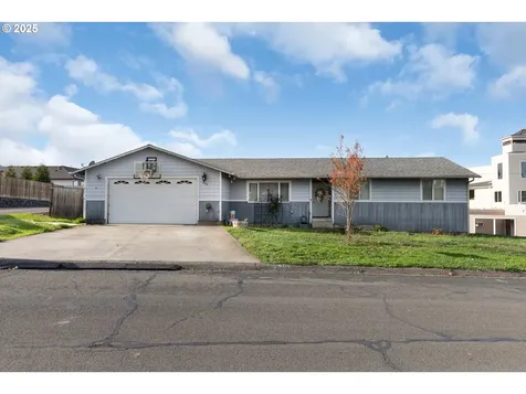 830 W Kenwood Street Roseburg OR 97471
