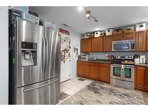 830 W Kenwood Street Roseburg OR 97471