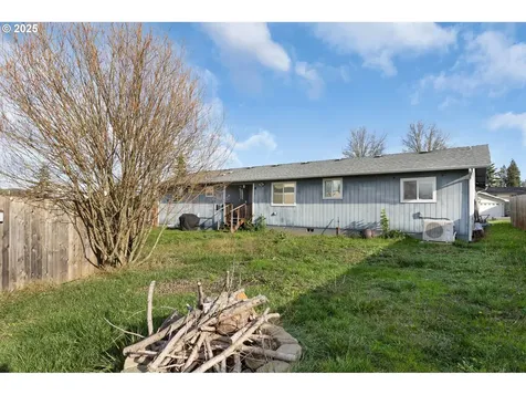 830 W Kenwood Street Roseburg OR 97471