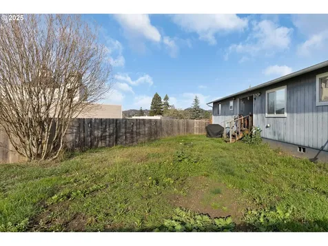 830 W Kenwood Street Roseburg OR 97471