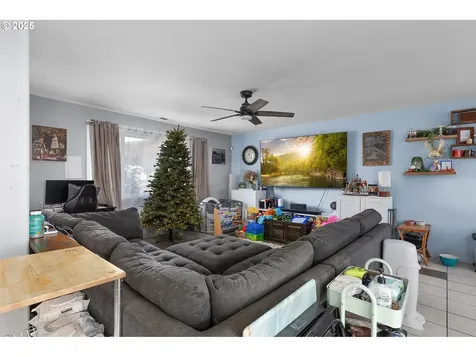 830 W Kenwood Street Roseburg OR 97471