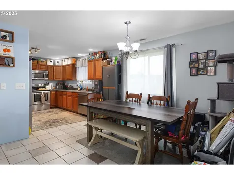 830 W Kenwood Street Roseburg OR 97471