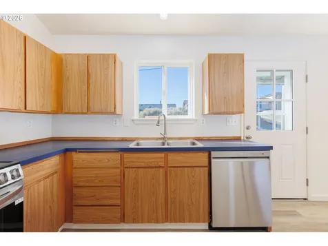 105 NW Oceania Drive Waldport OR 97394