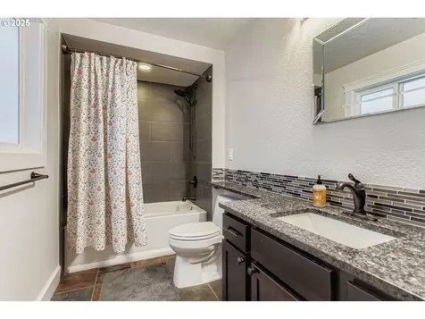 6628 NE 75th Street Vancouver WA 98661