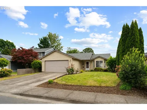 980 SE Oak Street Dundee OR 97115