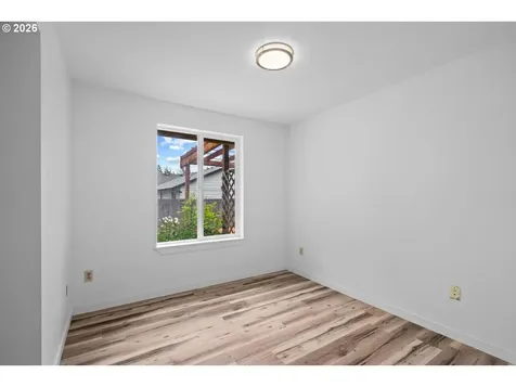 980 SE Oak Street Dundee OR 97115