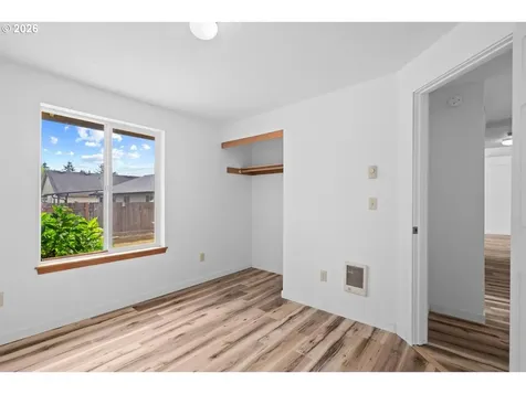 980 SE Oak Street Dundee OR 97115
