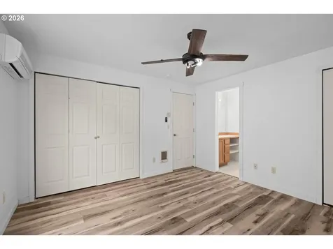 980 SE Oak Street Dundee OR 97115