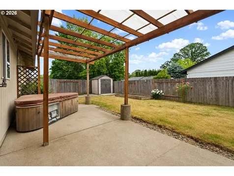 980 SE Oak Street Dundee OR 97115