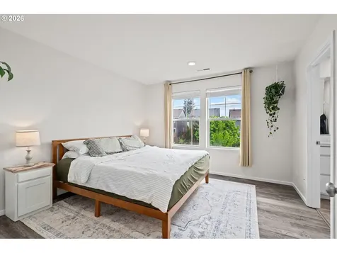 821 N 19th Avenue Cornelius OR 97113