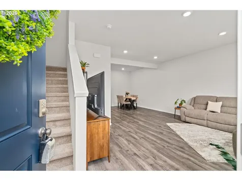 821 N 19th Avenue Cornelius OR 97113