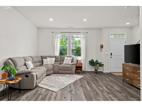 821 N 19th Avenue Cornelius OR 97113