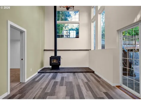 947 S R Street Cottage Grove OR 97424