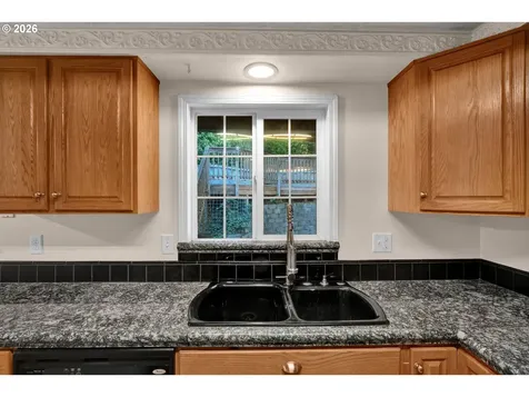 947 S R Street Cottage Grove OR 97424