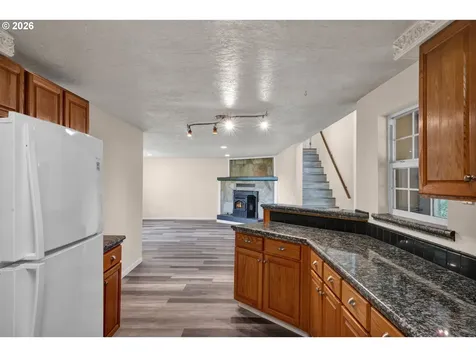 947 S R Street Cottage Grove OR 97424