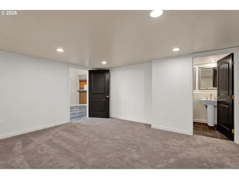 947 S R Street Cottage Grove OR 97424