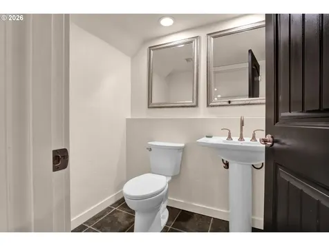 947 S R Street Cottage Grove OR 97424