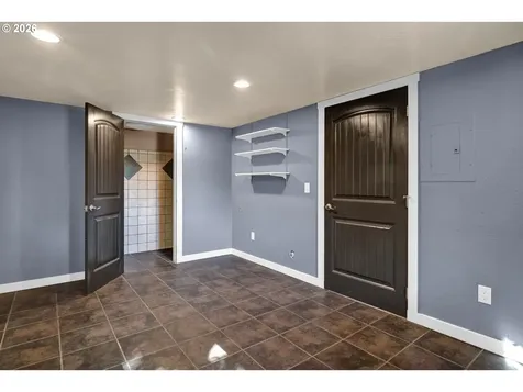 947 S R Street Cottage Grove OR 97424