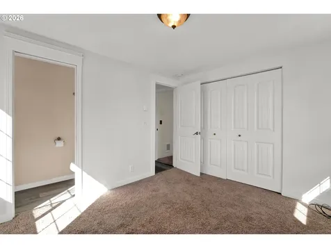 947 S R Street Cottage Grove OR 97424