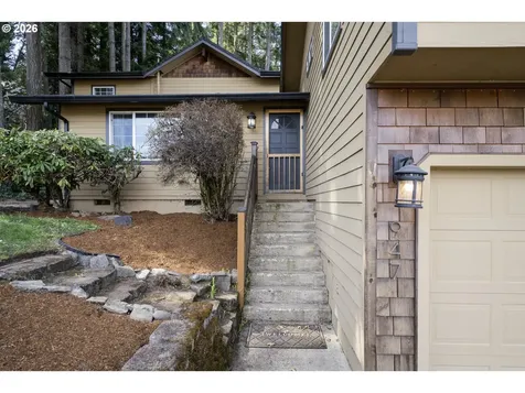 947 S R Street Cottage Grove OR 97424