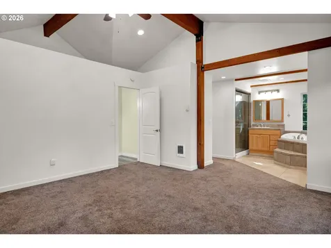 947 S R Street Cottage Grove OR 97424