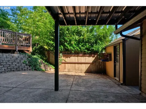 947 S R Street Cottage Grove OR 97424