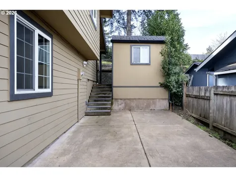 947 S R Street Cottage Grove OR 97424