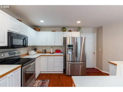 5037 NE Schoeler Circle Hillsboro OR 97124