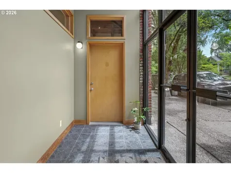 2769 NW Savier Street Portland OR 97210