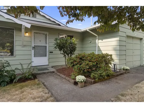 4220 SE Ellis Street Portland OR 97206