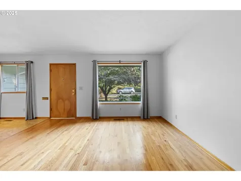 4220 SE Ellis Street Portland OR 97206