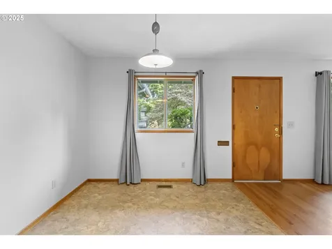 4220 SE Ellis Street Portland OR 97206