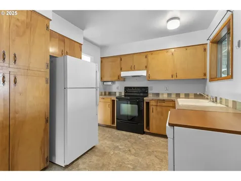 4220 SE Ellis Street Portland OR 97206