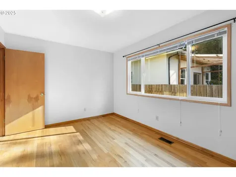 4220 SE Ellis Street Portland OR 97206