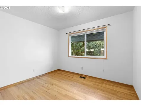 4220 SE Ellis Street Portland OR 97206