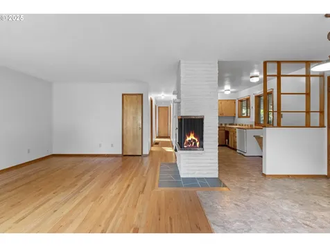 4220 SE Ellis Street Portland OR 97206